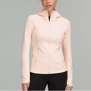 Lululemon Stretch Slim Fit Running Jacket Size 8 in Butter Pink